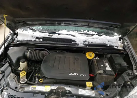 2018 Dodge Grand Caravan Sxt z USA, uszkodzony, nr VIN 2C4RDGCG7JR300882